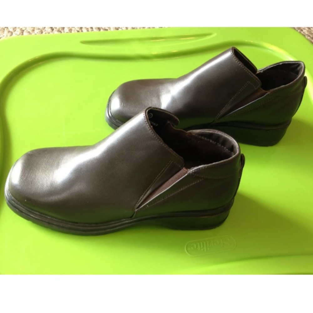 Womens Brown White Stag Shoes size 6.5